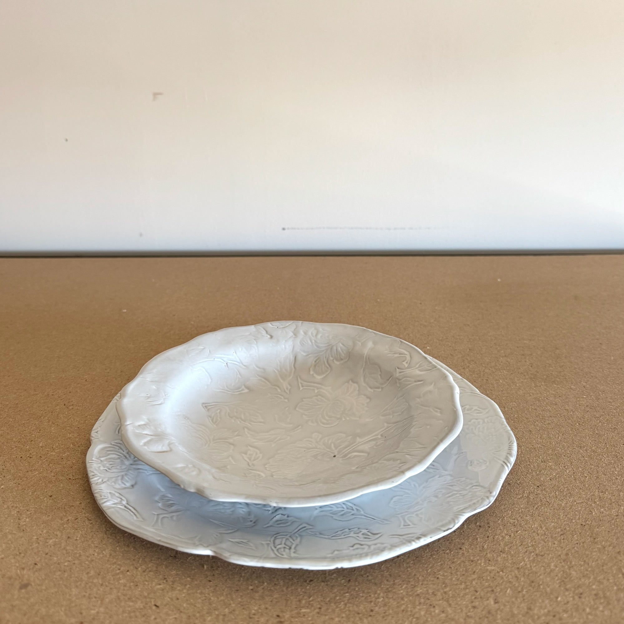2 x Assiettes Louis XV Pivoine ⌀25 and ⌀21