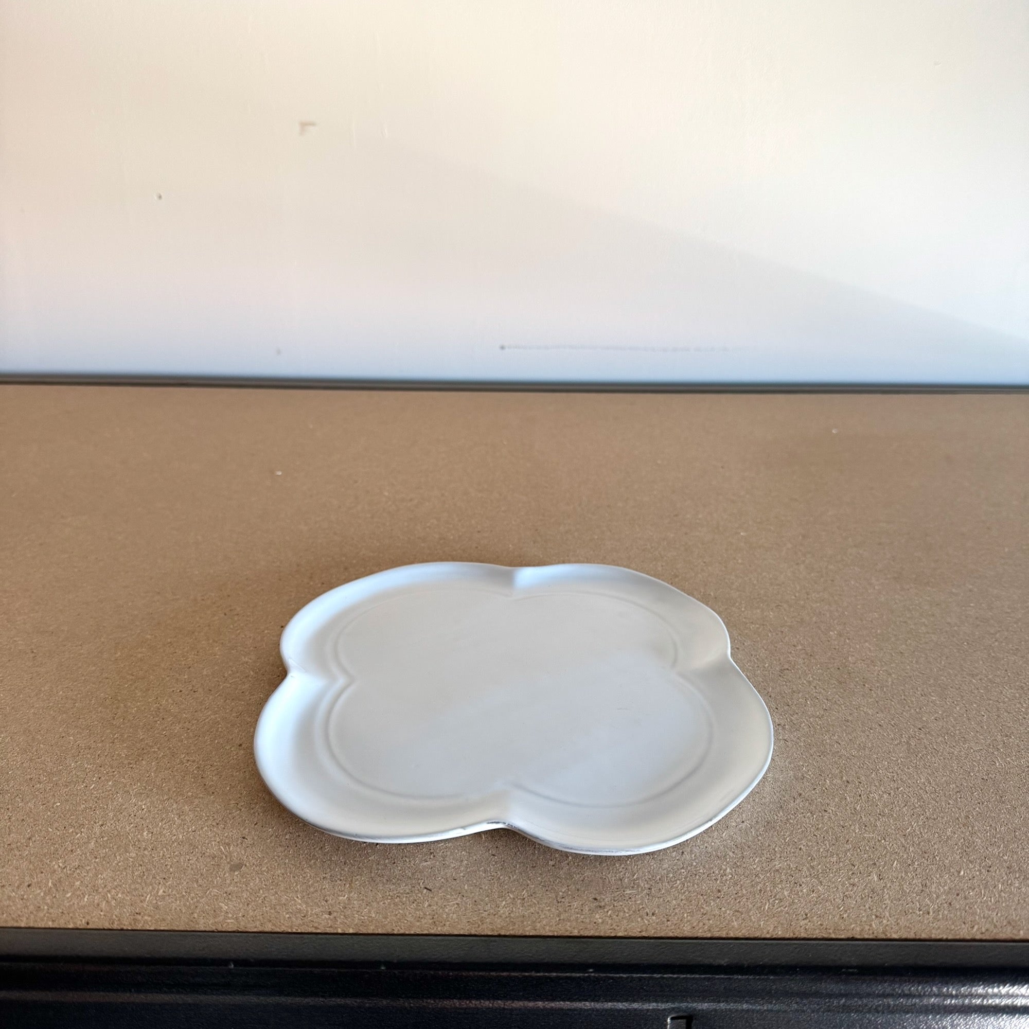 Mademoiselle plate ⌀ 33