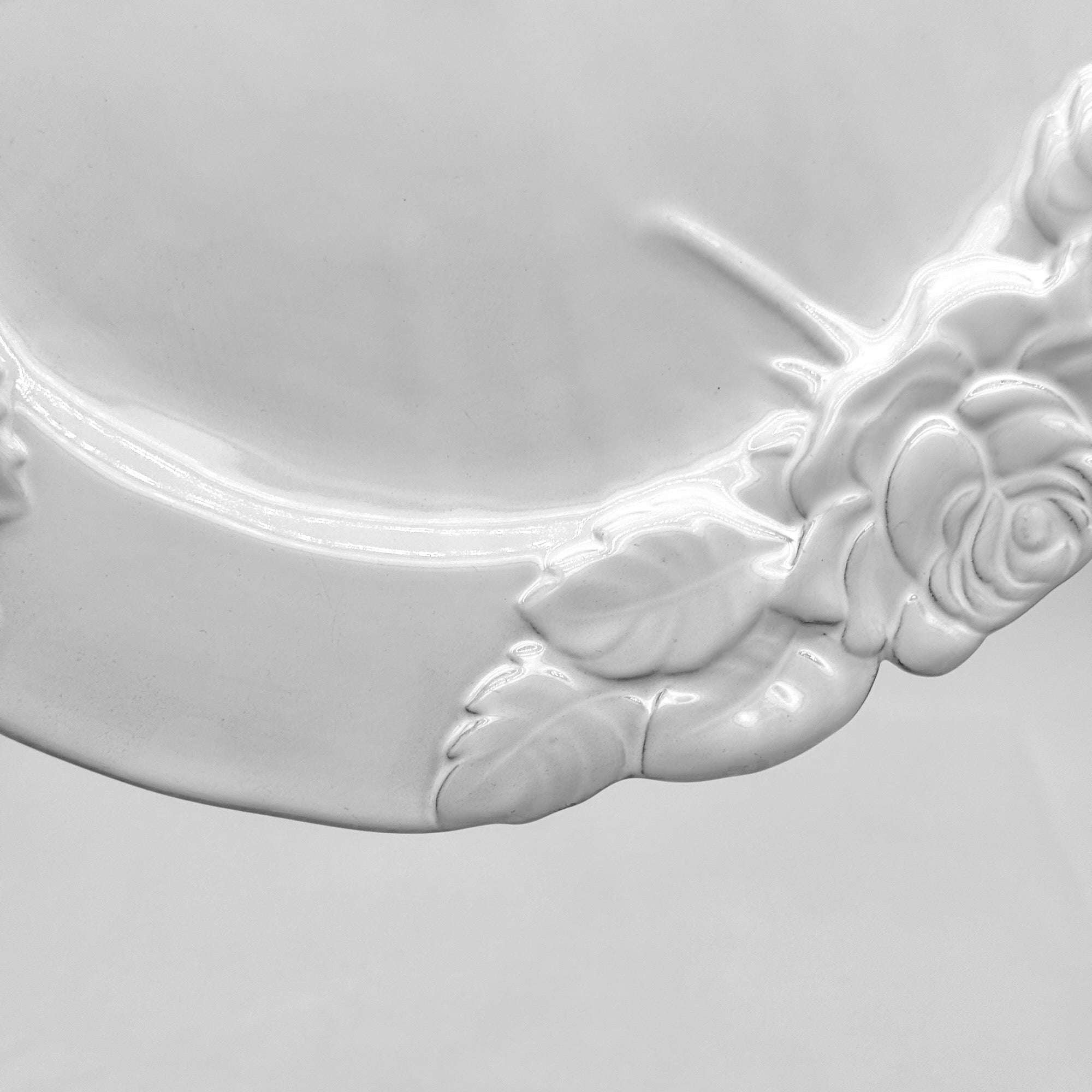 Rose plate Gold bee ⌀ 28