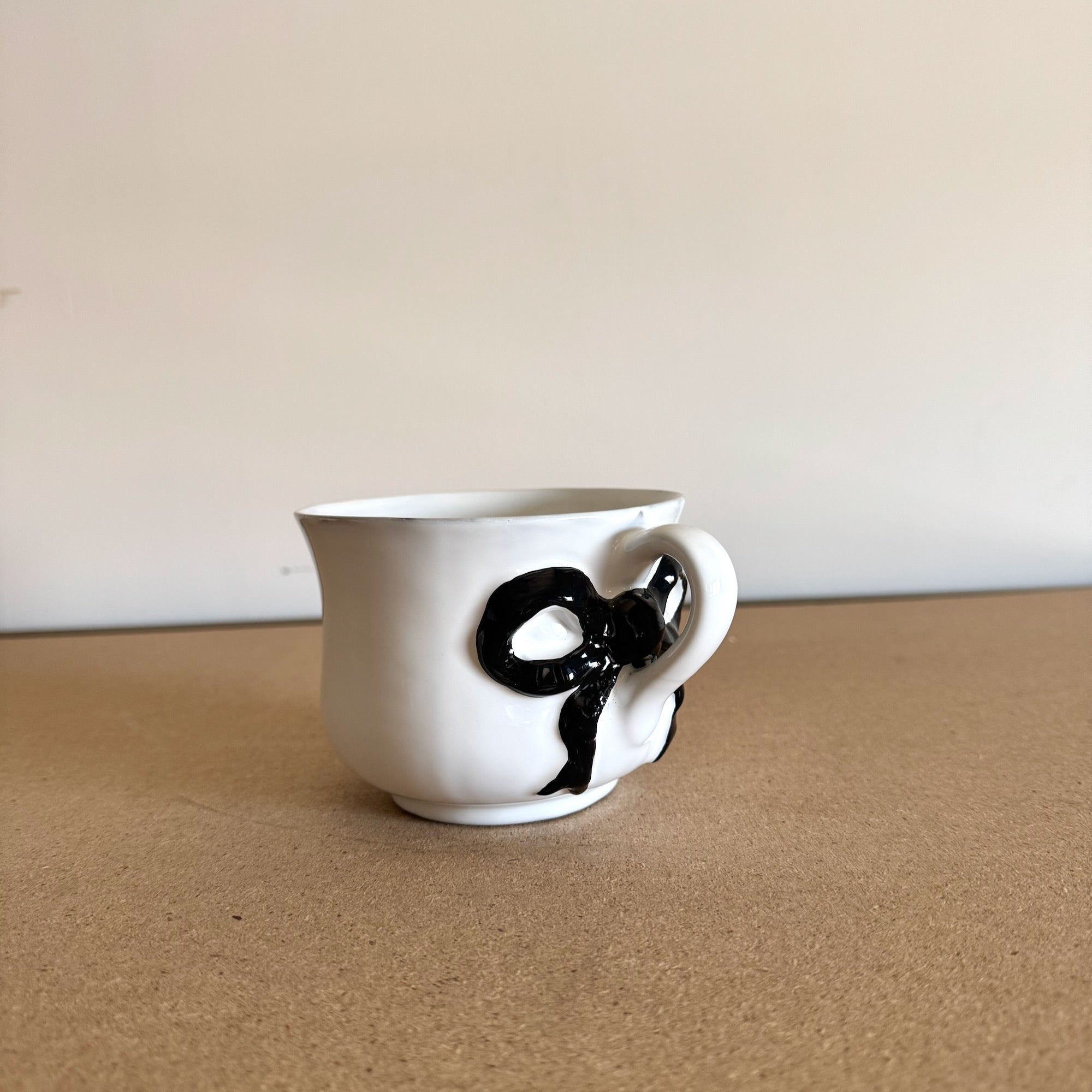 Tasse à ruban noir Marie-Antoinette