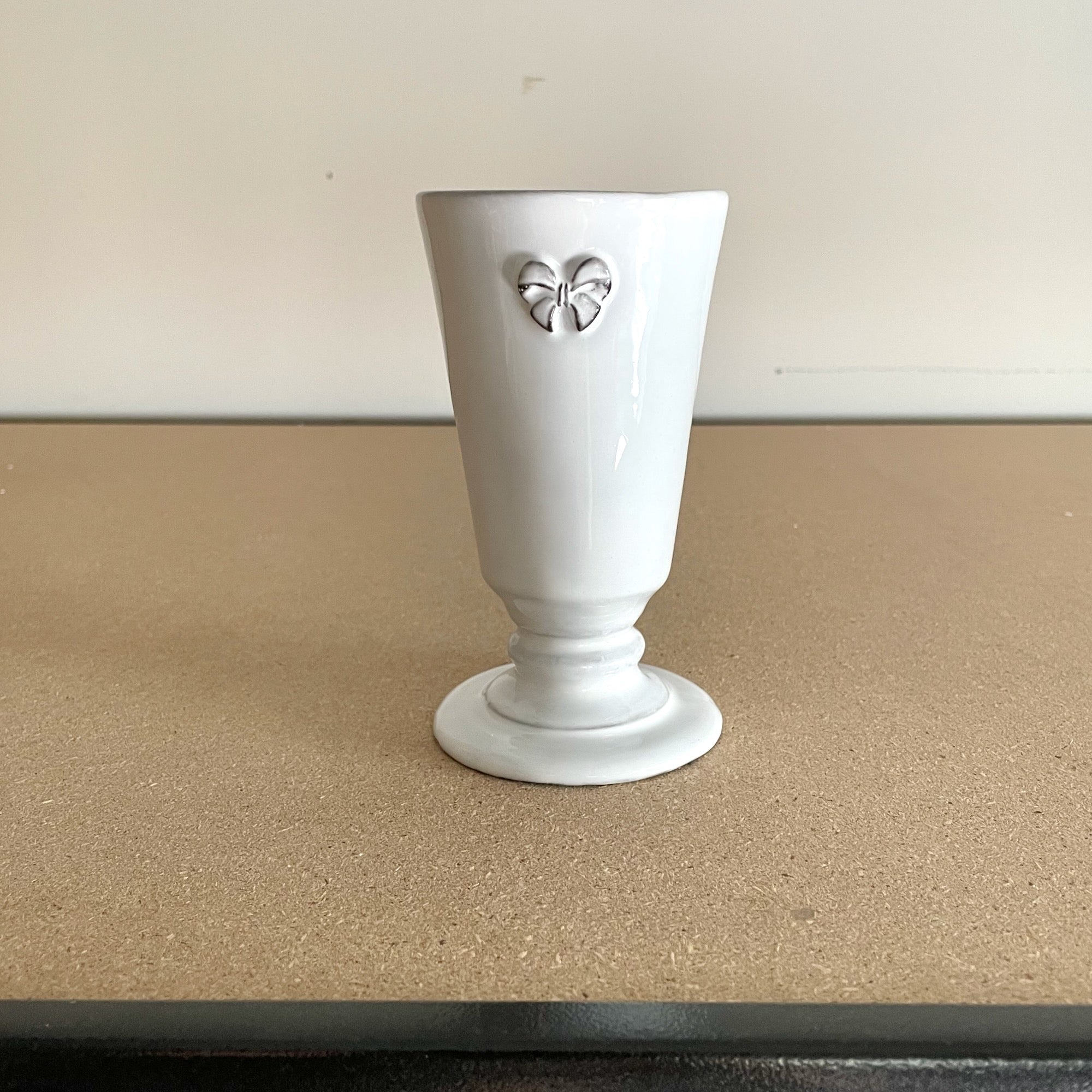Demi-mesure footed vase