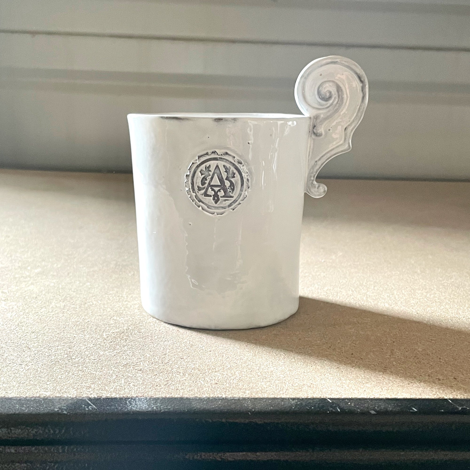 Letter seal mug with handle "A"-L (12x8,5 H10cm)-CARRON-Paris