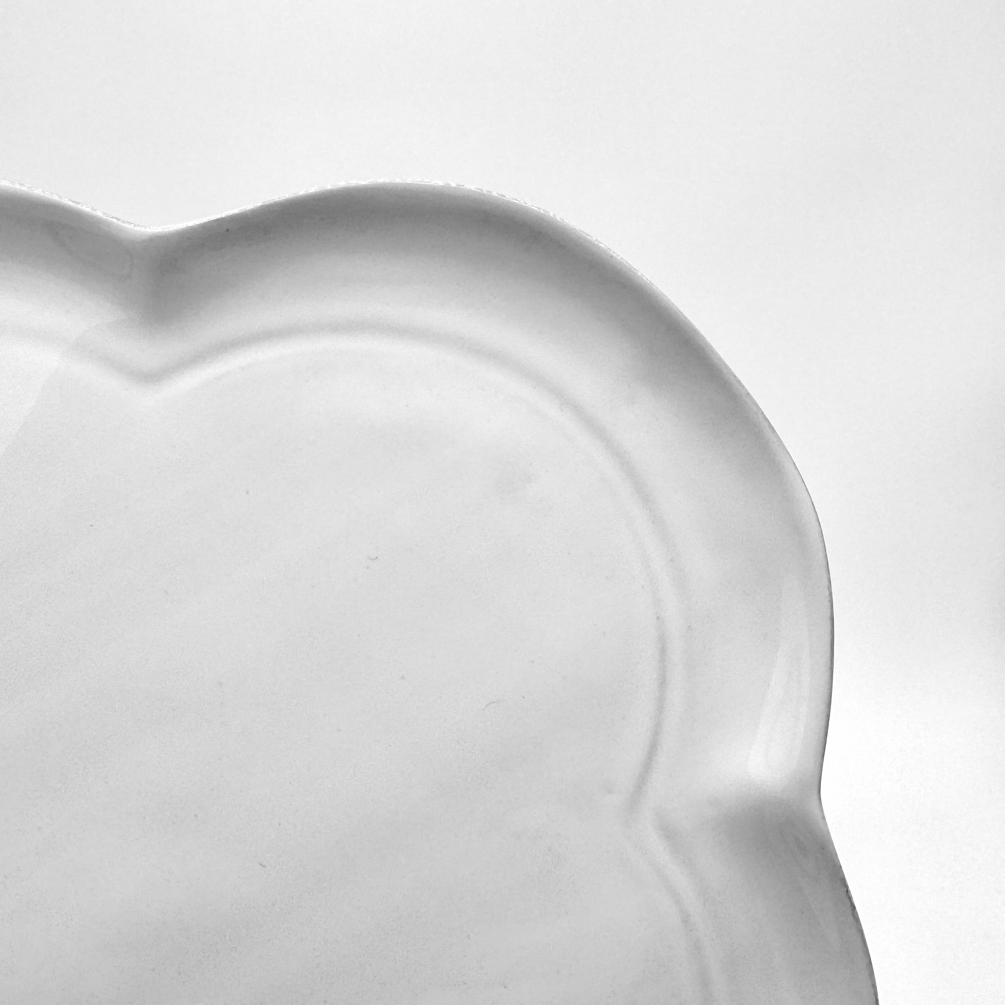 Mademoiselle plate ⌀ 24