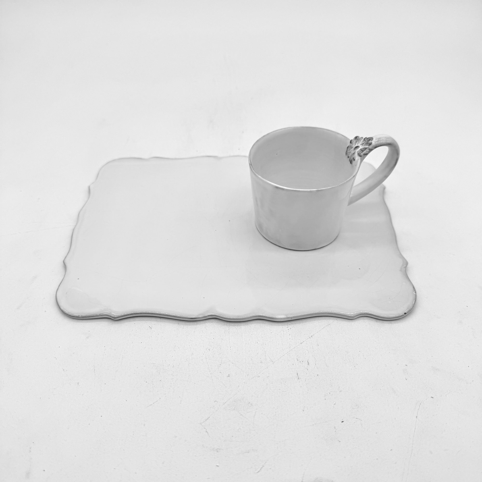 Set 1 x Tasse à anse noeud Marie-Antoinette + 1 x Soucoupe Apolline 