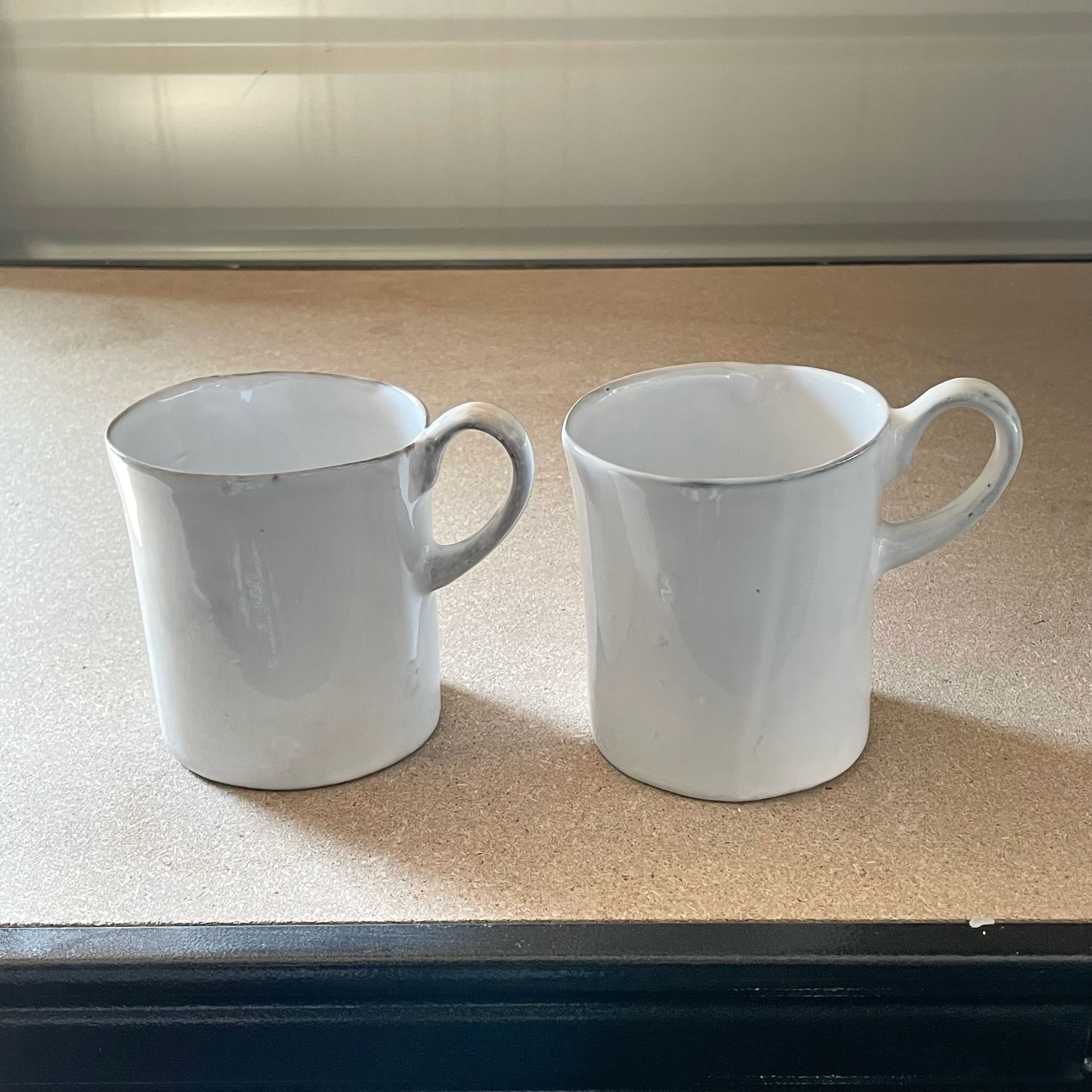 2x Paris mugs with handle