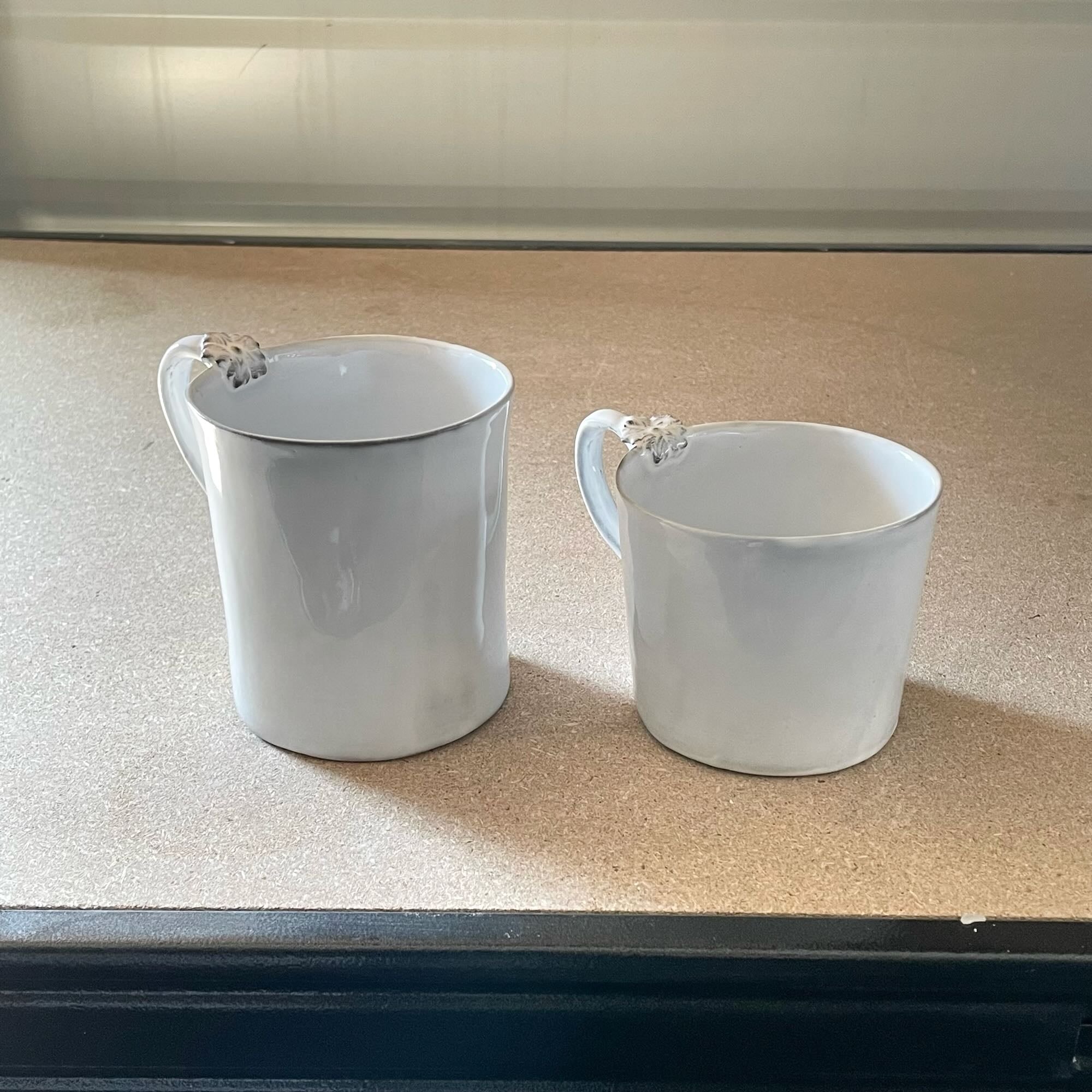 2x Flower mugs with handle