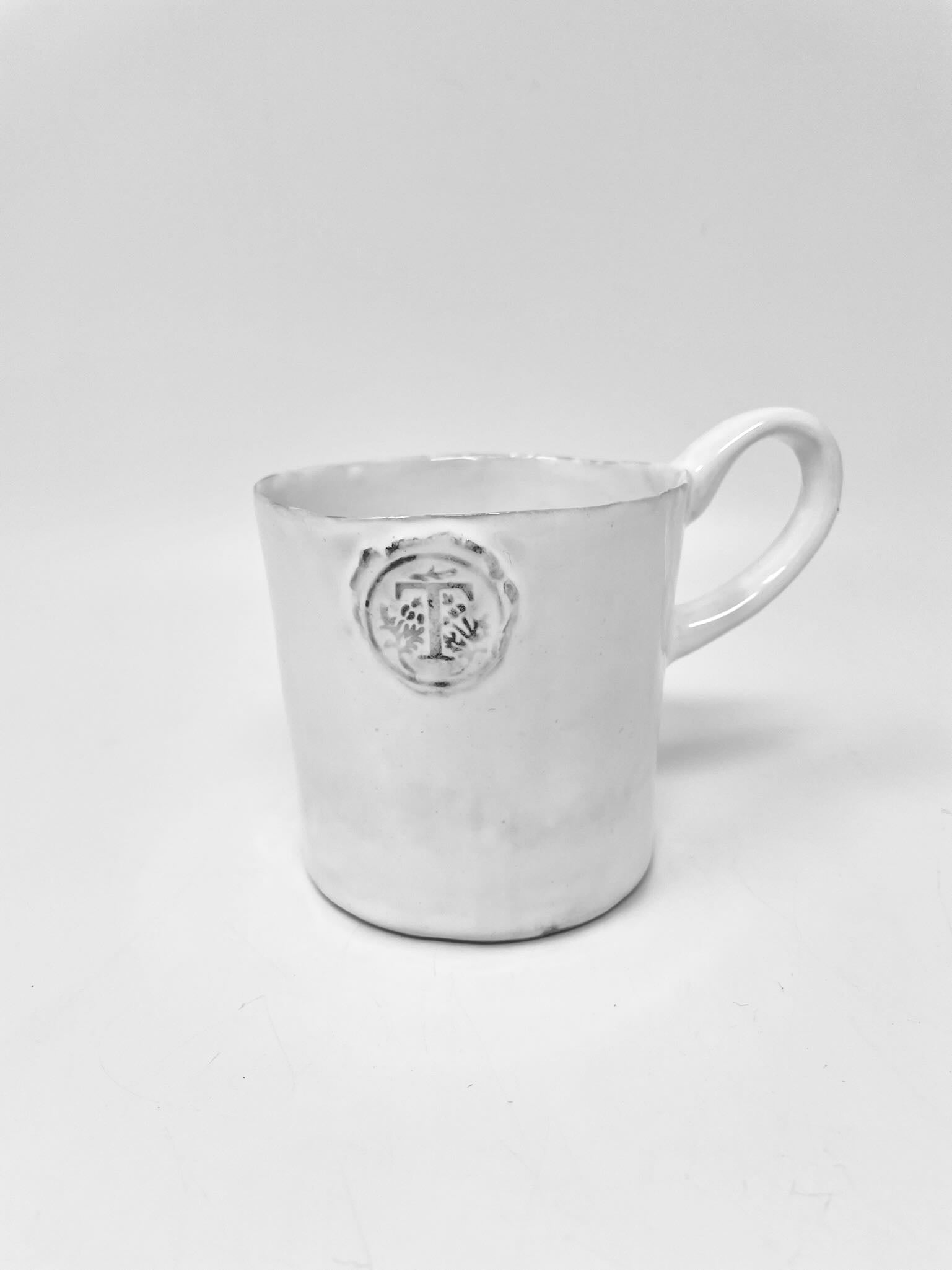 Letter seal mug with handle "T"