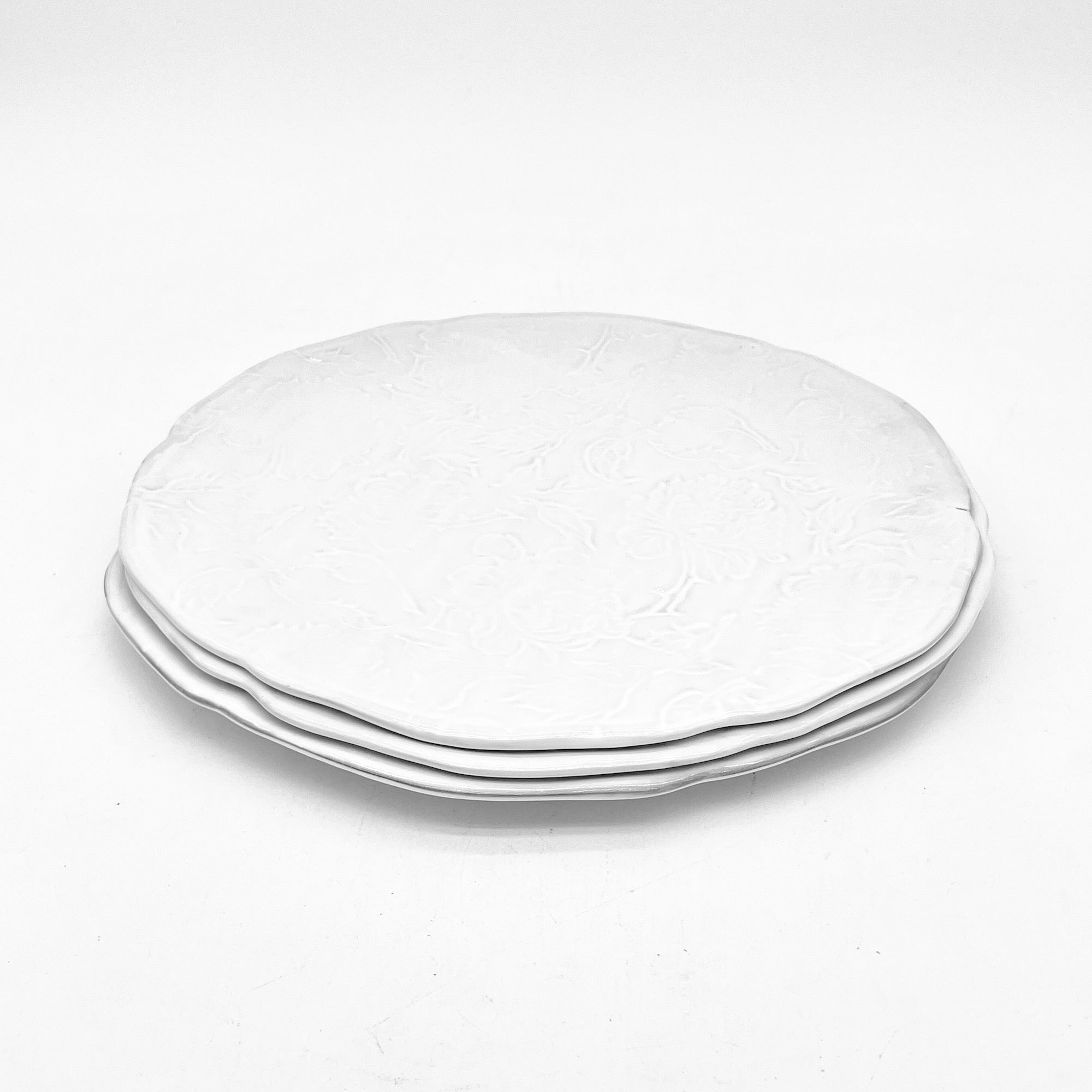 Assiette ciselée Pivoine