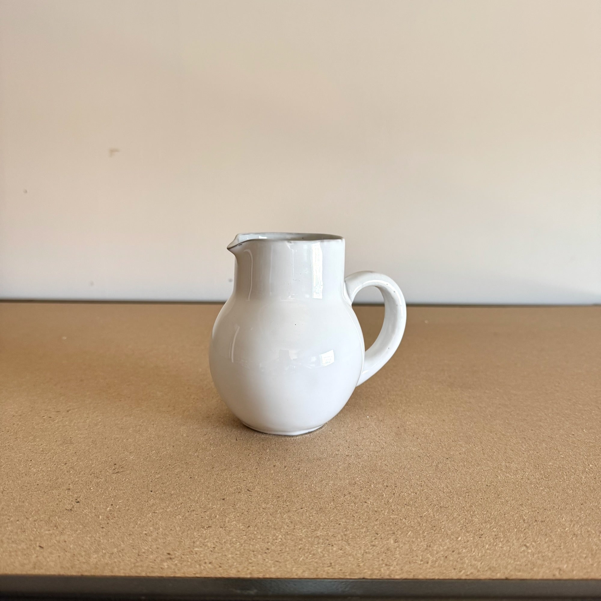 Mademoiselle round pitcher size M